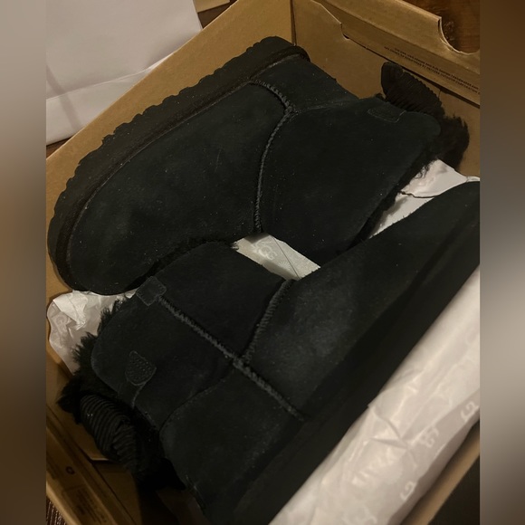 UGG boots - Picture 3 of 9